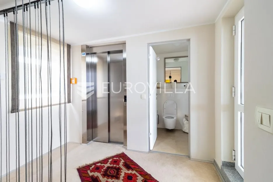 opatija, volosko, luksuzan penthaus 267 m², krovna terasa s jacuzzijem - slika 15
