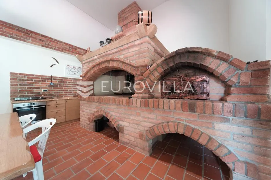 osijek, tvrđavica, zemljište s kućom 6924 m² izlaz na dvije ceste, 40 m fronte - slika 21