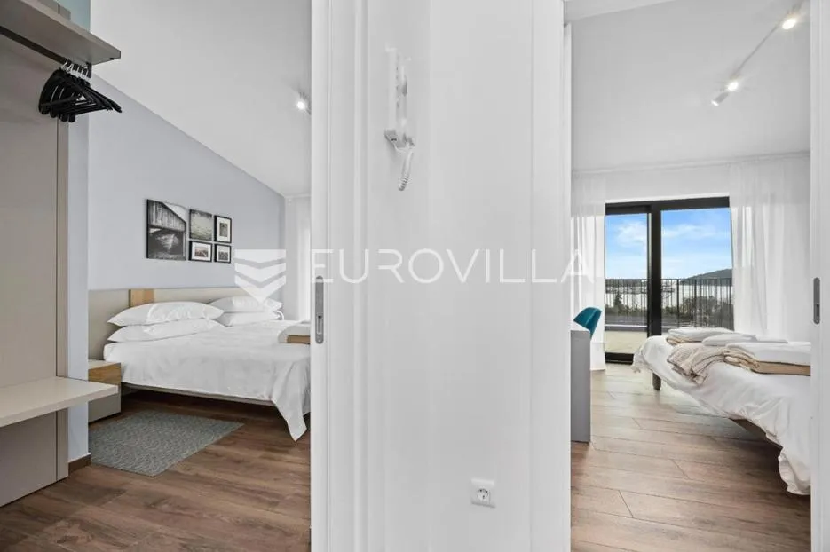 istra, banjole, dvojna vila, prvi red do mora, 244 m² s pogledom na marinu - slika 35
