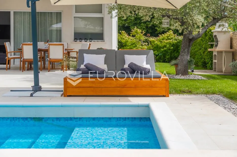 rovinj, rovinjsko selo, prekrasna villa s wellnessom i bazenom, 224 m² - slika 33