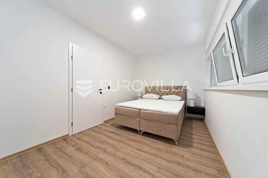 osijek, cvjetno naselje, četverosoban stan od 111 m² s terasom i parkirnim mjestom - slika 11