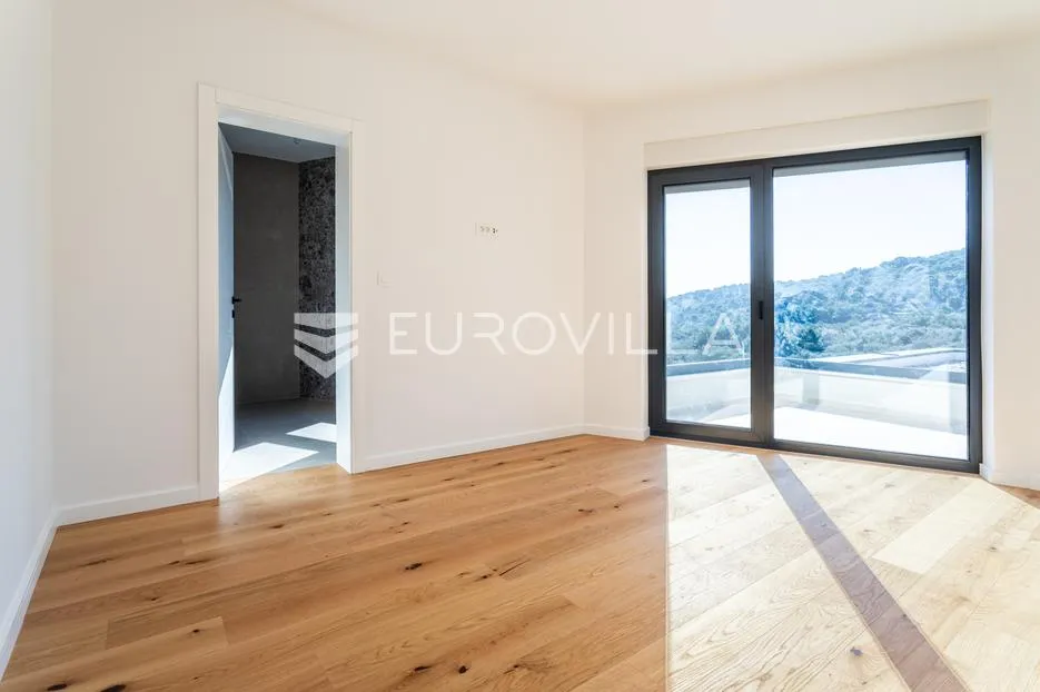 otok murter, betina, prekrasna villa s bazenom - slika 14