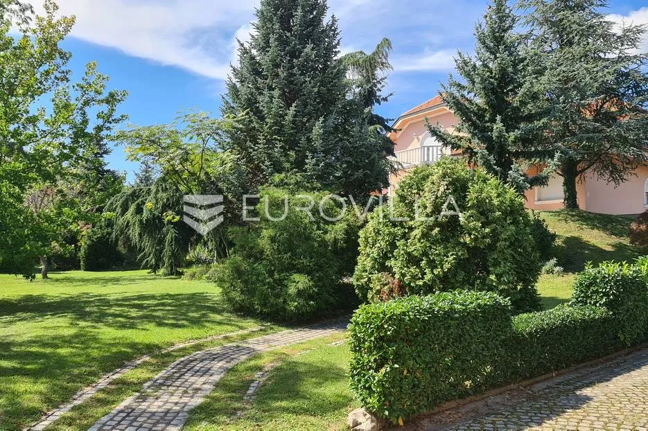zagreb, gračani luksuzno obiteljsko imanje, vila 810 m² na zemljištu 3.965 m² - slika 35