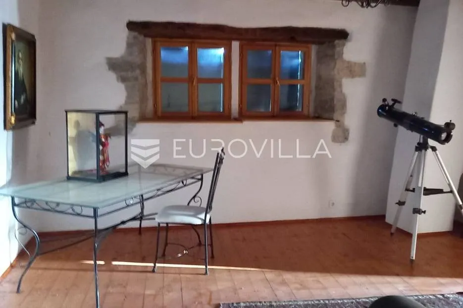 hum, unikatna stoljetna kuća u najmanjem gradu na svijetu - slika 20