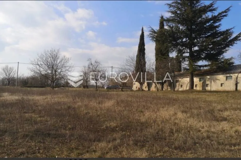 Žminj, veliko građevinsko zemljište 3816 m2 u naselju Općine Žminj - Jurići, Žminj
