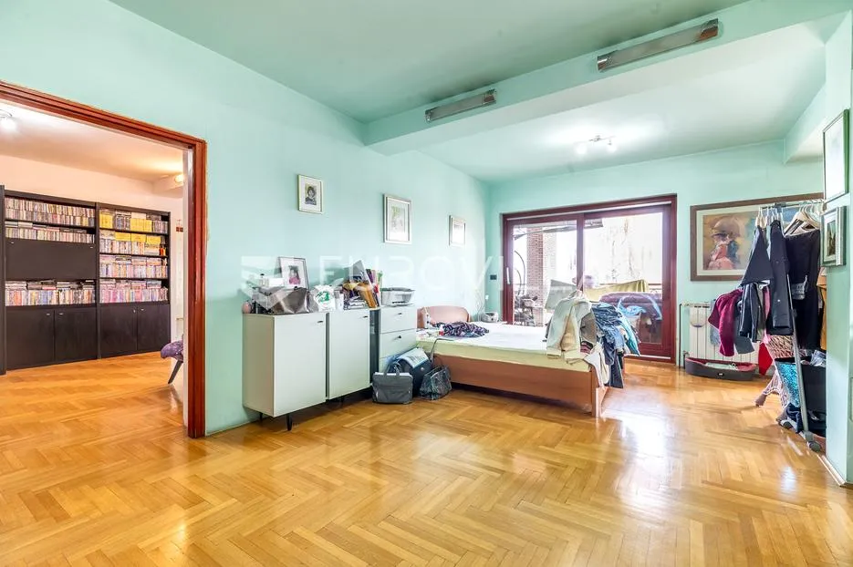 samobor, obiteljska kuća 553 m² na građevinskoj parceli 6985 m² s pogledom na grad - slika 2