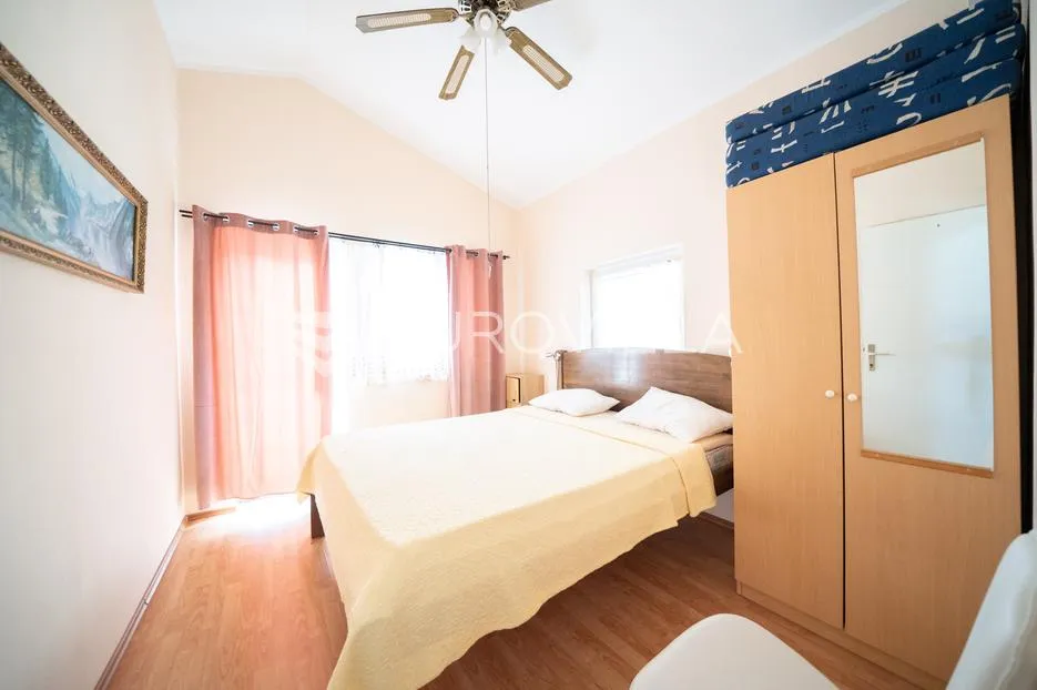 zadar, vir, lijepa kuća s dva stana i pogledom na more - slika 47