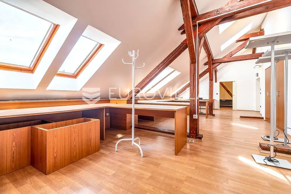 zagreb, trg bana jelačića, ekskluzivan ured 110 m² na 4. katu - slika 2