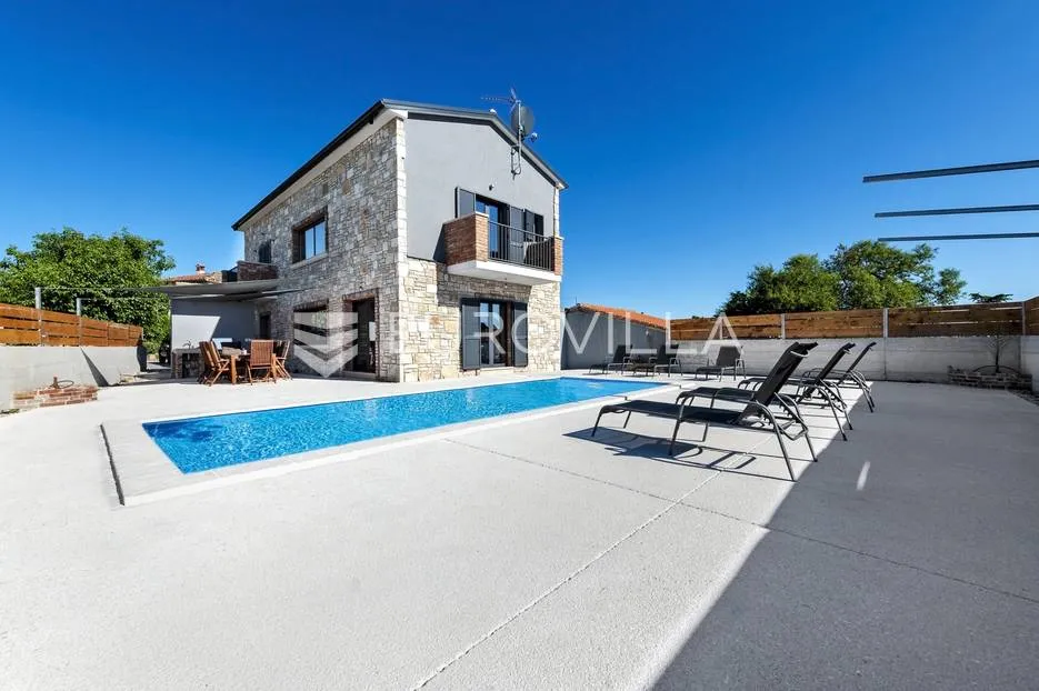 Rovinj, šira okolica Rovinja posebna samostojeća kuca 200 m² - Kanfanar