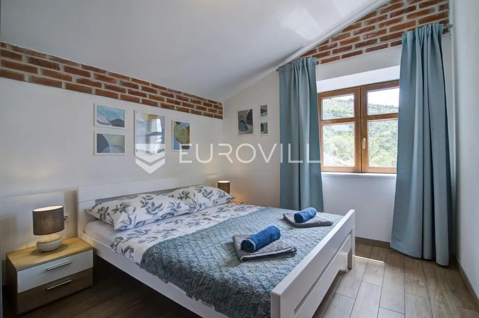 senj, kuća s četiri apartmana i bazenom, 346 m² - slika 12
