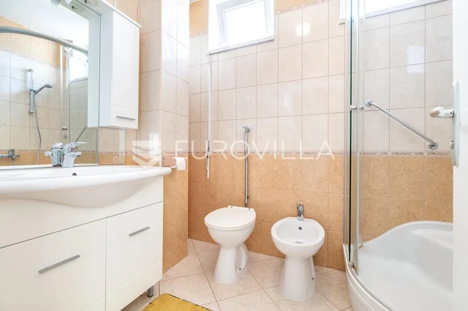 zagreb, vinogradska, prekrasan trosoban stan 73 m² - slika 7