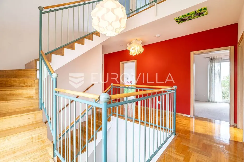zagreb, maksimir, samostojeća vila s duplom garažom i 4 sobe 1500 m² dvoriše - slika 11