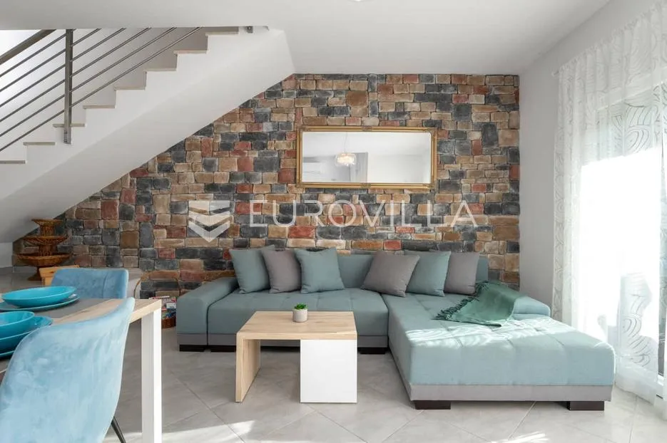 Istra, Umag okolica, šarmantna kuća u nizu sa privatnim bazenom na mirnoj lokaciji - Valica, Umag