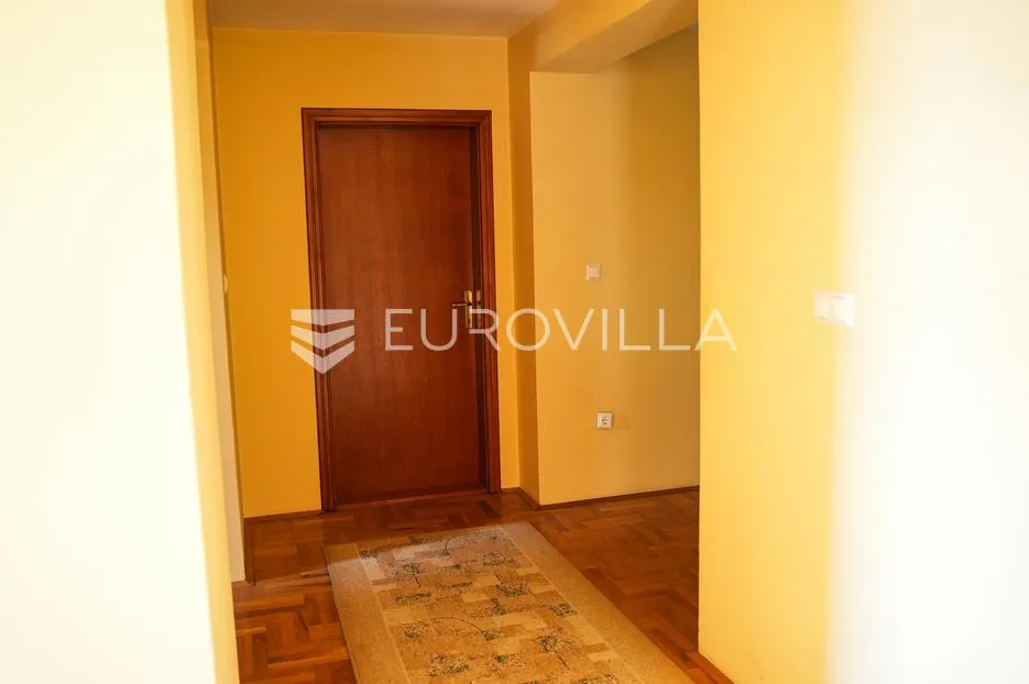 vinkovci, kuća 300 m², centar, namještena, odmah useljiva - slika 17