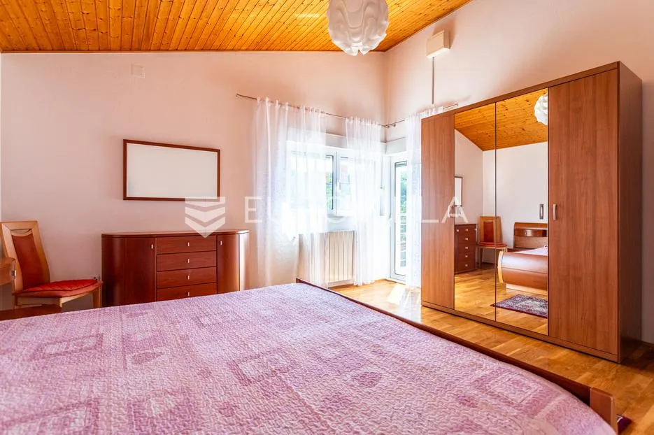 split, kamen, samostojeća kuća ukupne bruto površine 492 m² - slika 12