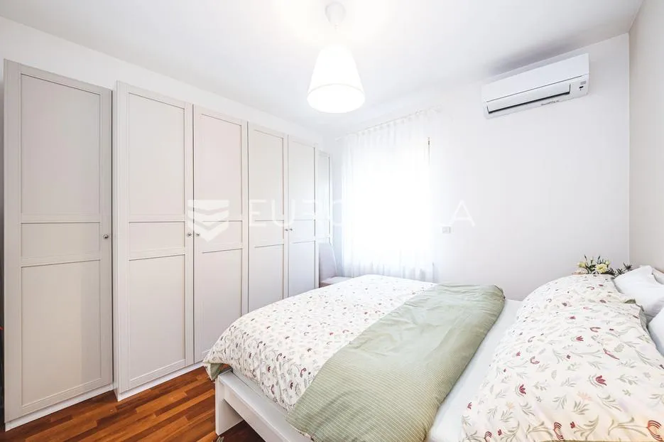 zagreb, maksimir, odličan četverosoban stan 120 m² s garažom - slika 7