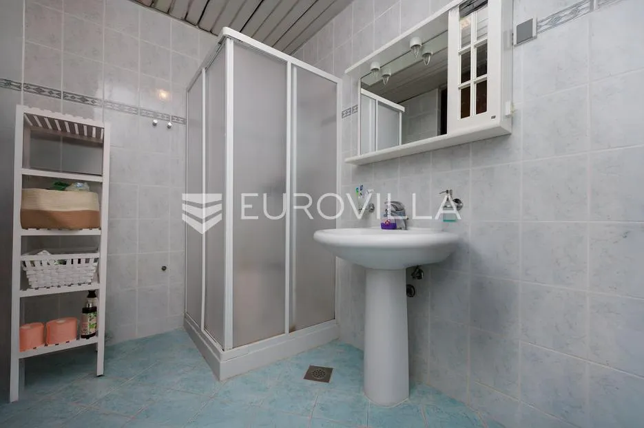 otok krk, njivice, unikatna kamena vila 1.red do mora brp 300 m2 - slika 16