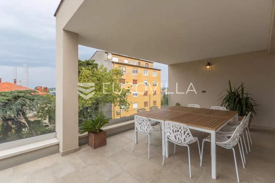 istra, pula, potpuno renovirana austrougarska villa u srcu pule - slika 34