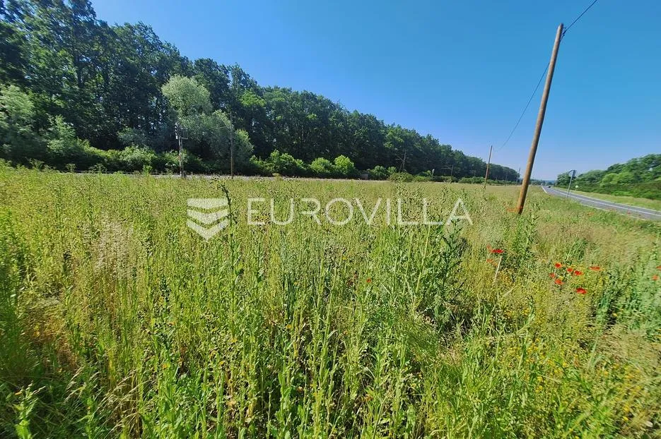karlovac, ilovac, poljoprivredno zemljište 3050 m², uz glavnu cestu, blizina autoceste - slika 7