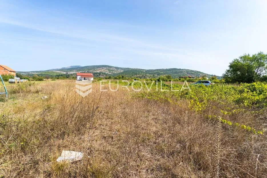 Drniš, građevinsko zemljište u samom centru