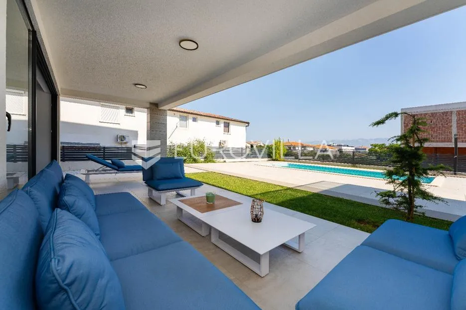 zadar, vir, luksuzna villa sa šest stambenih jedinica, samo 250m od mora - slika 14