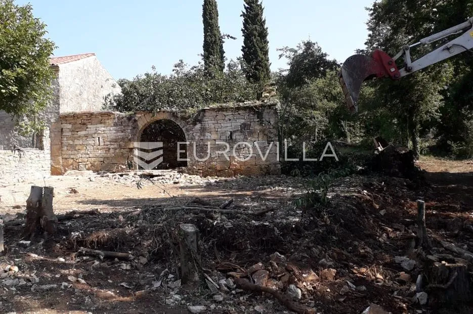 istra, sveti lovreč okolica, građevinsko 538m2 i poljoprivredno zemljište ukupne površine 48294m2 - slika 9