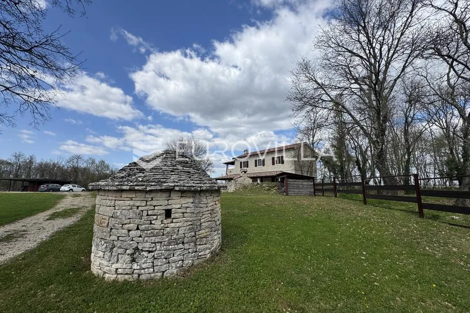 istra, kringa, prostrano imanje 4ha za konjički turizam s kućom za odmor s bazenom - slika 13