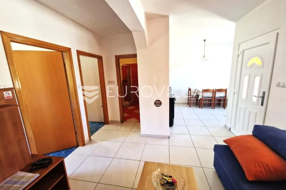 vir, prostrani apartman u prizemlju s terasom i privatnim vrtom - slika 2