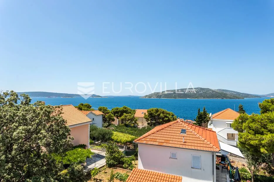 čiovo, okrug donji, apartmanska vila s bazenom - slika 2
