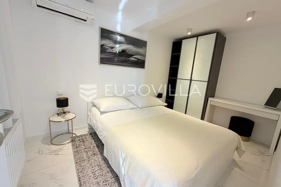 crikvenica, kuća s četiri apartmana, bazenom, uhodan turistički posao s pogledom na more - slika 44