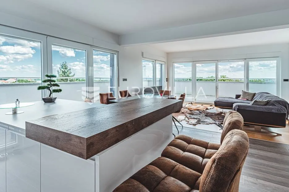 zagreb, maksimir, luksuzan četverosobni penthouse s dvije terase 137 m² - slika 5
