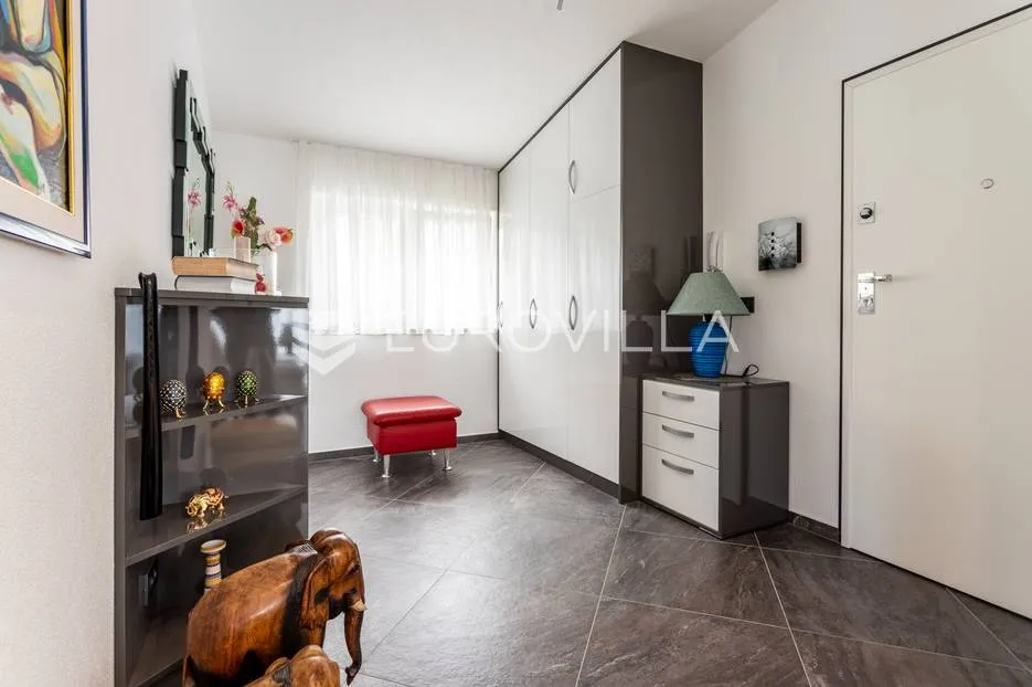 trogir, okrug gornji, prekrasna vila s pogledom na more - slika 12