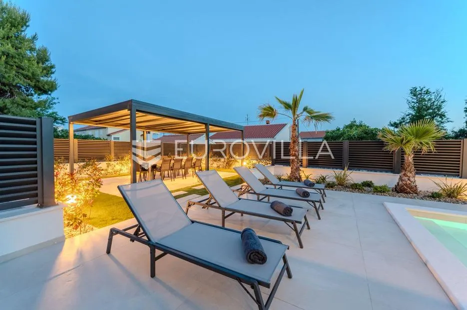 zadar, privlaka, ekskluzivna moderna vila s bazenom i wellness zonom - slika 34
