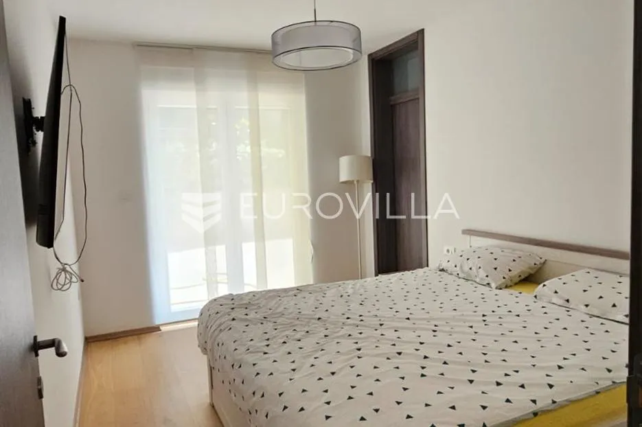 istra, pula, moderan trosobni stan 68 m² s terasom 80 m u blizini mora - slika 7