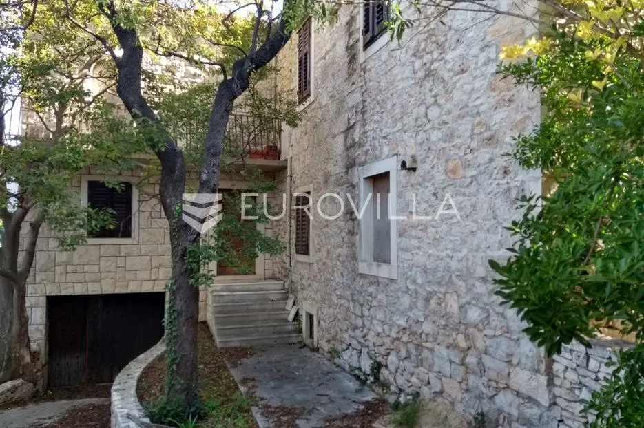 otok brač, sutivan - kamena kuća na plaži - slika 3