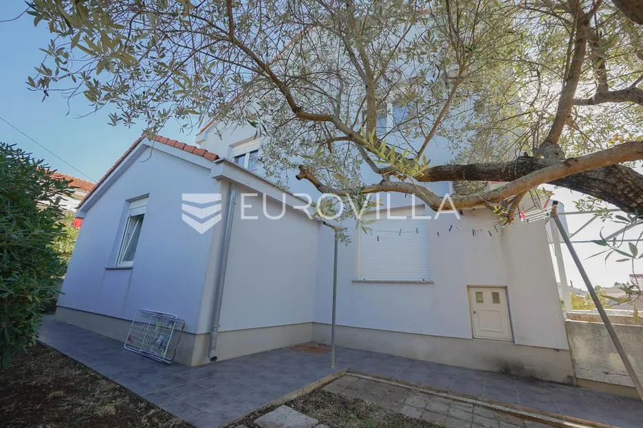 zadar, bokanjac, prostrana kuća površine 376 m² s velikim potencijalom - slika 57