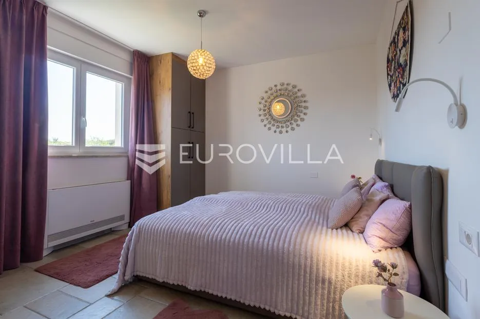 istra, tar, kamena vila s bazenom - slika 28