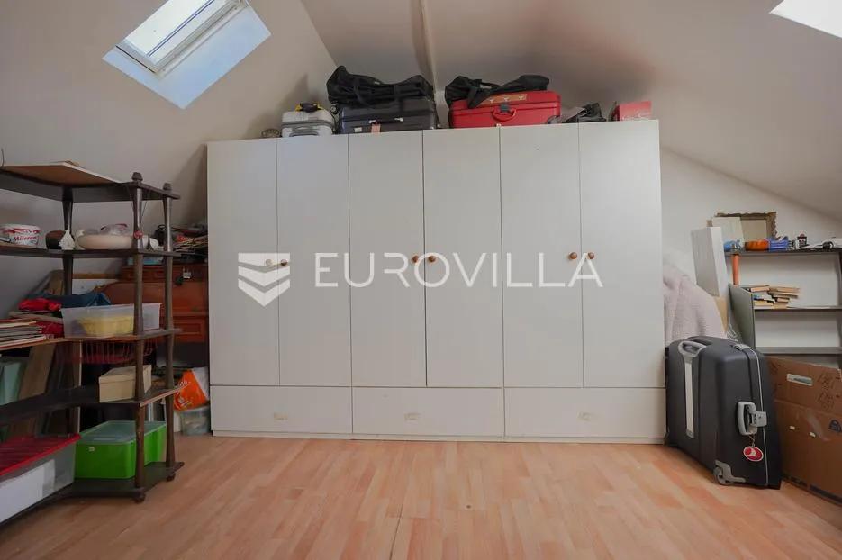 zadar, bokanjac, prostrana kuća površine 376 m² s velikim potencijalom - slika 46