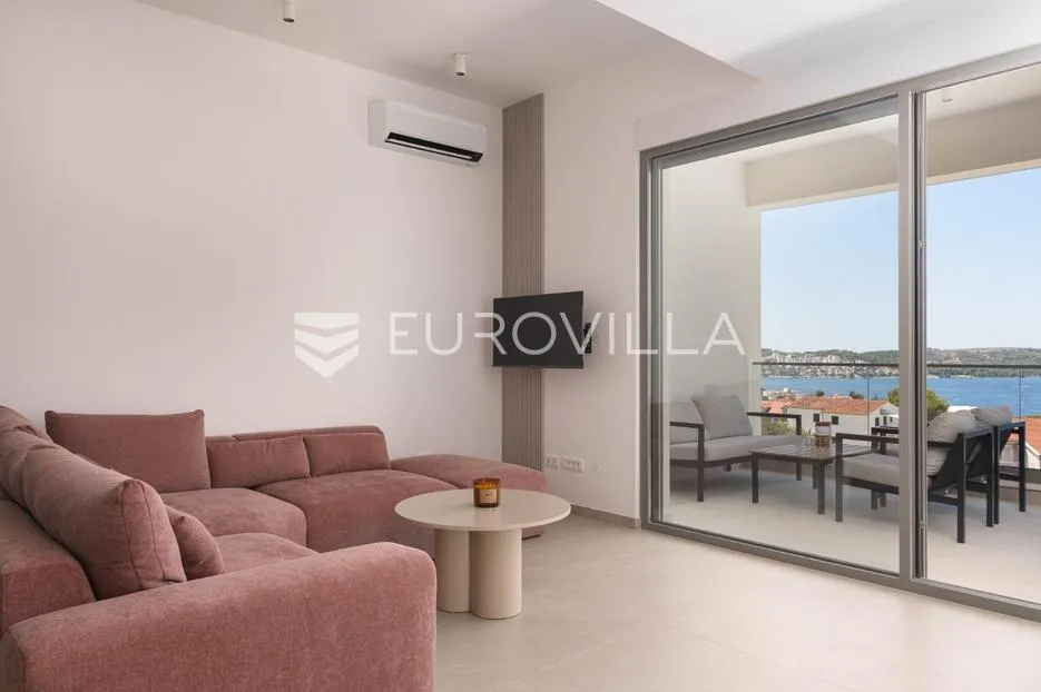 trogir, čiovo, luksuzan penthouse sa krovnom terasom i bazenom - slika 6