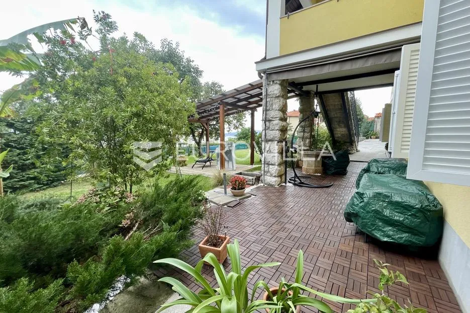 opatija, ičići, šarmantna obiteljska vila sa velikim dvorištem i pogledom na more - slika 5
