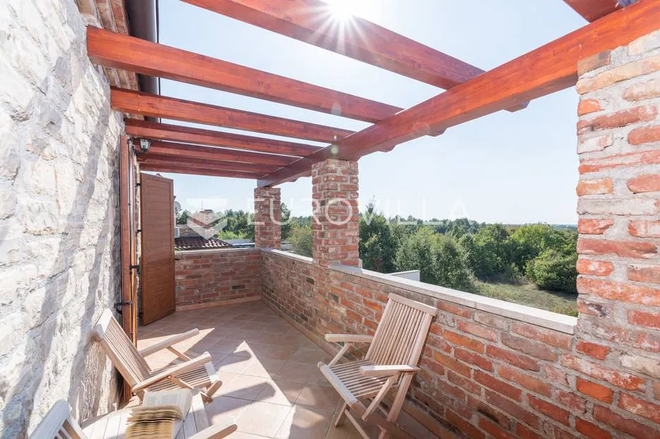 istra, svetvinčenat, prekrasna kamena katnica s bazenom 32 m² i jacuzzijem, 155 m² - slika 36