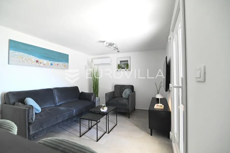 karlobag, cesarca prekrasna vila s bazenom uz more 240 m² - slika 8