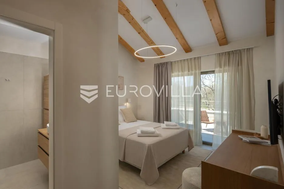 istra, labin, vrhunska moderna villa d, grijani bazen 48 m², 2365 m² uređene okućnice - slika 32