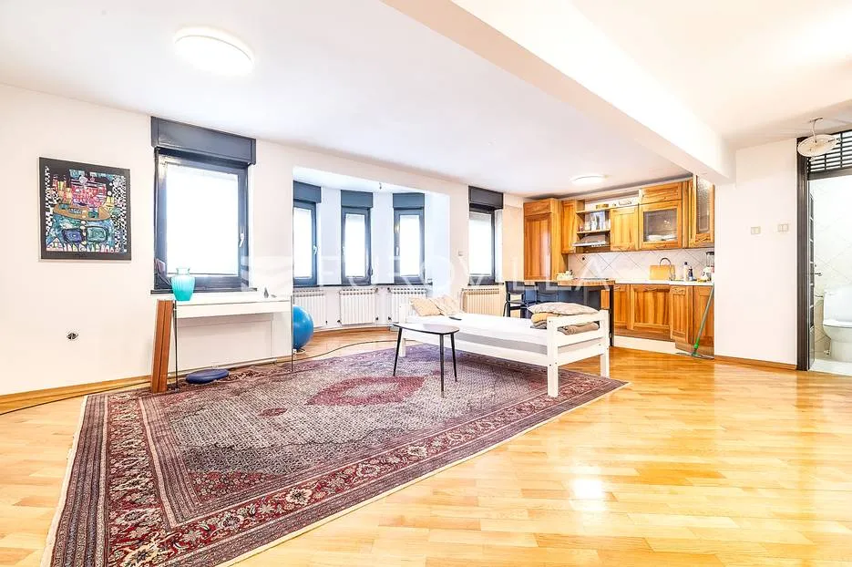 Zagreb, Trešnjevka, Zgrada, 4 etaže, 215 m²