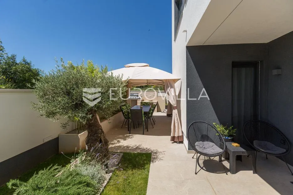 istra, medulin, moderna elegantna vila 200 m² blizu mora i plaža - slika 4