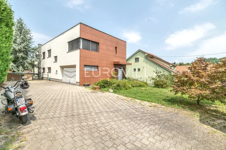 zagreb, vrapče, prekrasna vila s dvorištem nkp 505 m2 - slika 12
