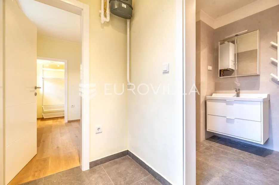 zagreb, zvonimirova, prostran trosoban stan/poslovni prostor površine 56 m² - slika 5