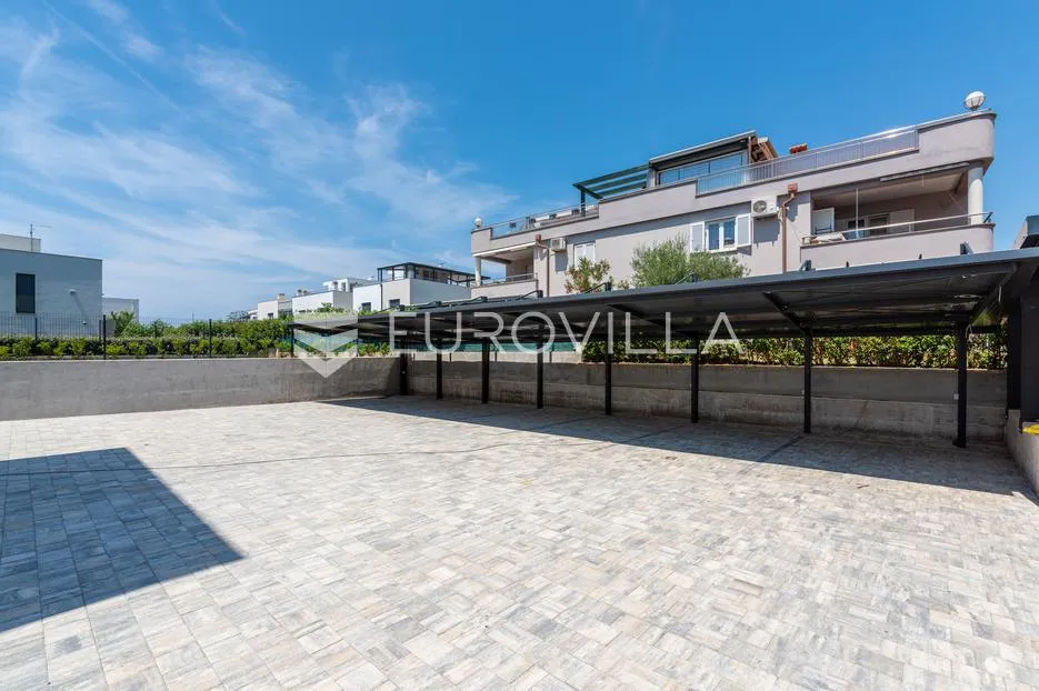 istra, novigrad, stan s 2 spavaće sobe na 1. katu 98 m² parkirno mjesto - slika 32