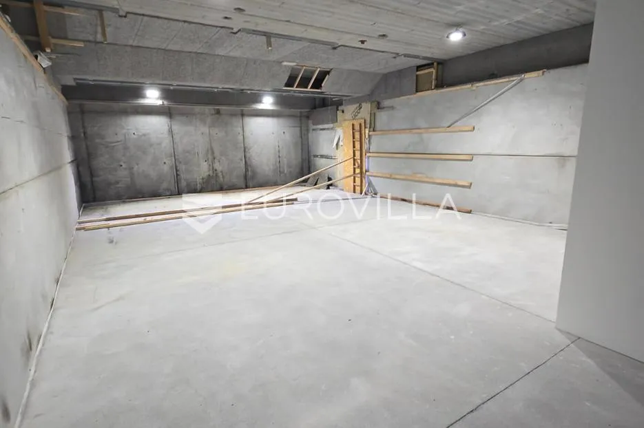 ivanić grad proizvodno skladišni prostor hala 514m2 na zemljištu 4163m2 - slika 11