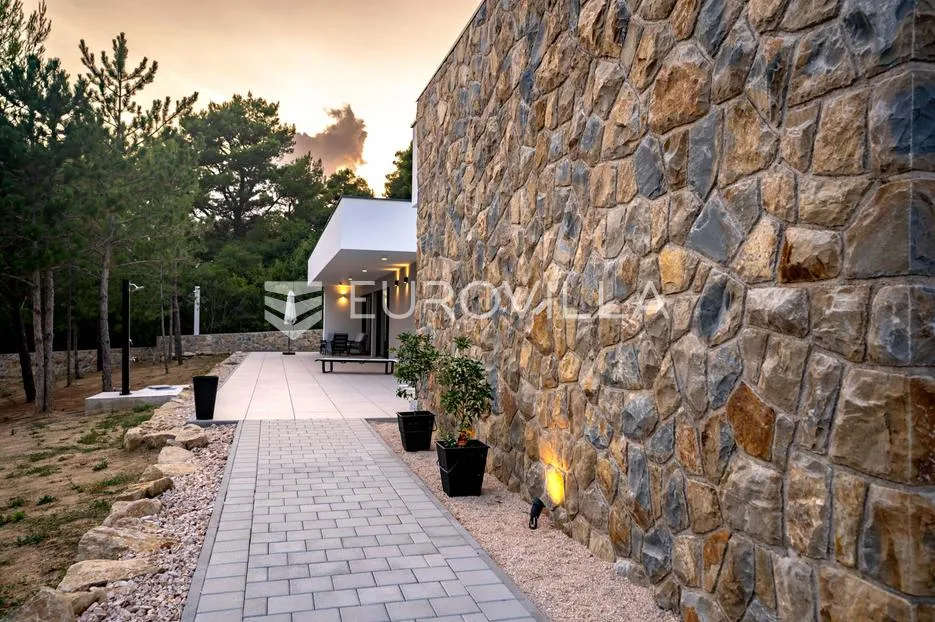 otok rab, palit, luksuzna vila s 5000 m² okućnice - slika 16